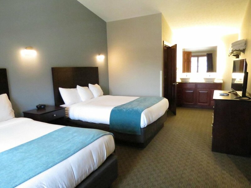 Апартаменты Edgewater Hotel