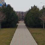 Крест в основании храма Николая Чудотворца (Stavropol Territory, Shpakovskiy munitsipalny okrug, Mikhailovsk, kottedzhny posyolok Admiral, Mikhaylovskiy bulvar) ، مصلى كنسي، صليب تذكاري