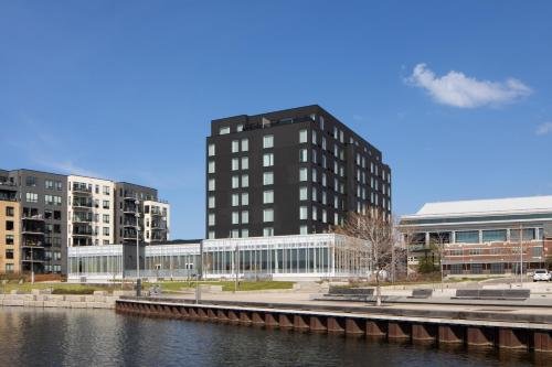 Фото Delta Hotels by Marriott Thunder Bay