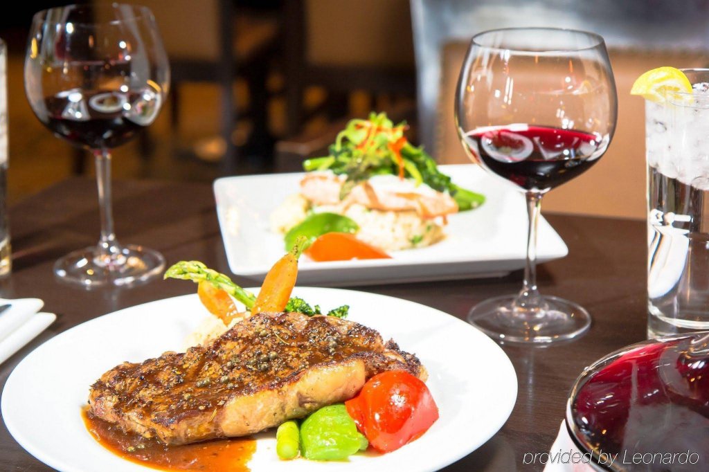 Фото Sawridge Inn & Conference Centre Edmonton South