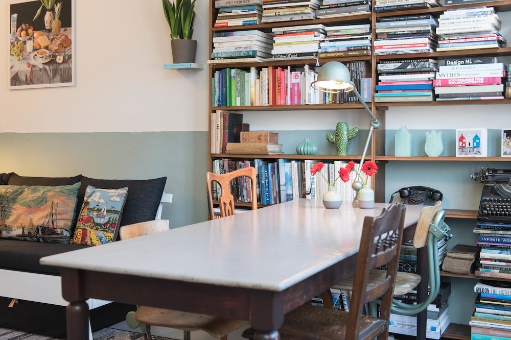 Фото Authentic West Apartment