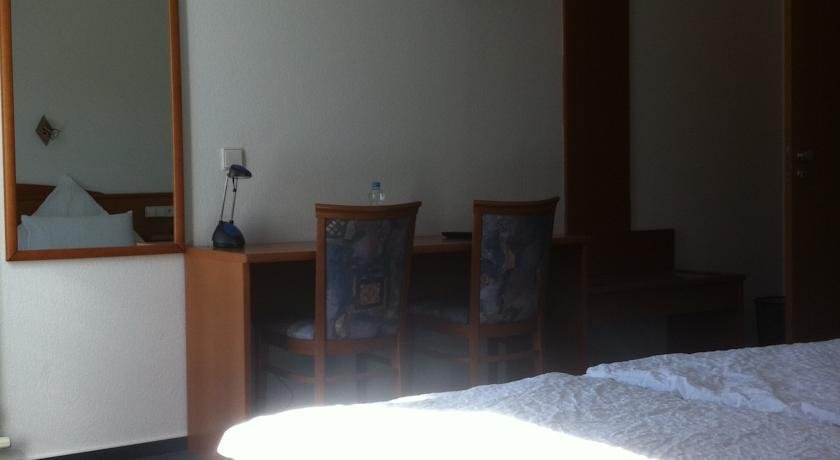 Фото Hotel Garni Metzingen