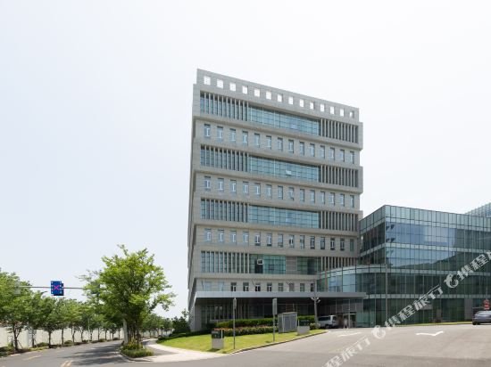 Фото Courtyard by Marriott Shanghai Minhang