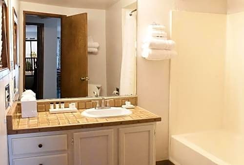 Фото La Jolla Cove Suites