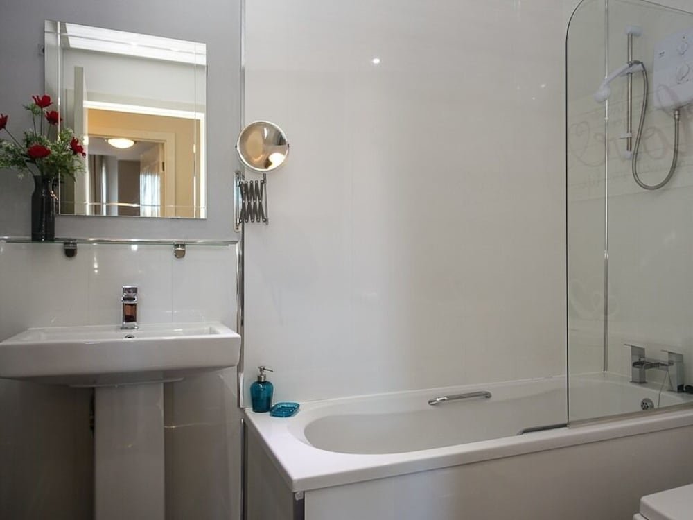 Фото Edinburgh City Apartment Maltings Muse