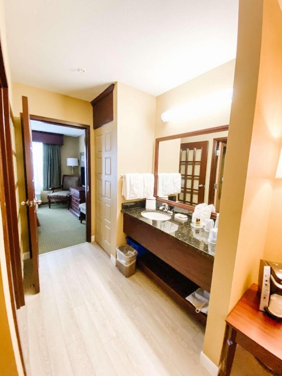 Фото Best Western Plus Grand-Sault Hotel & Suites