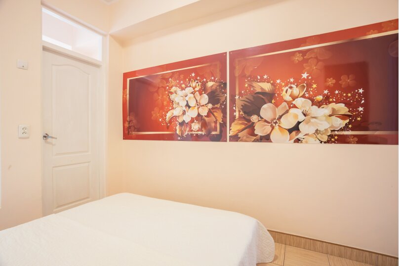 Фото Август