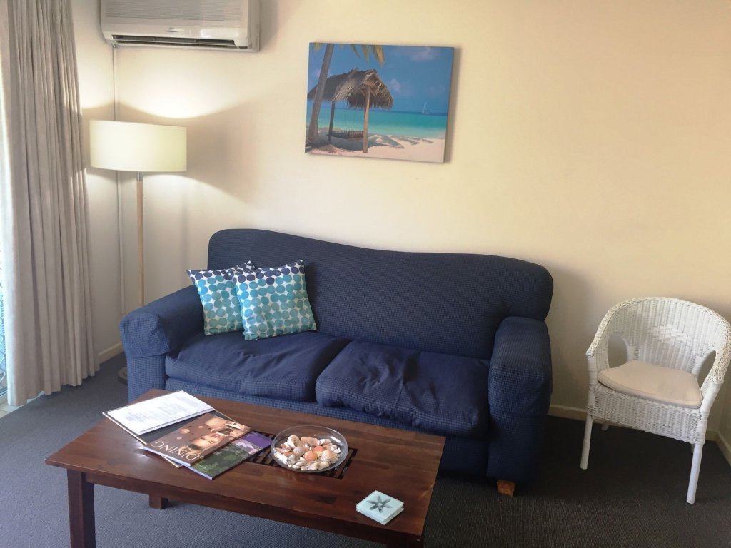 Фото Surfers Beach Resort 2