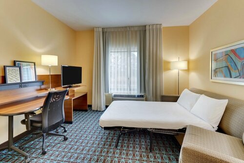Гостиница Fairfield Inn & Suites Dunn I-95 в Данне