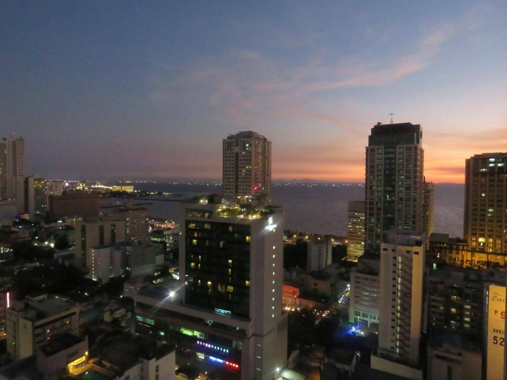 Hotel Bayview Designers Suites, Manila, photo