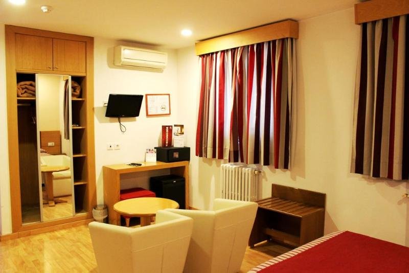 Фото Hotel Amic Colon