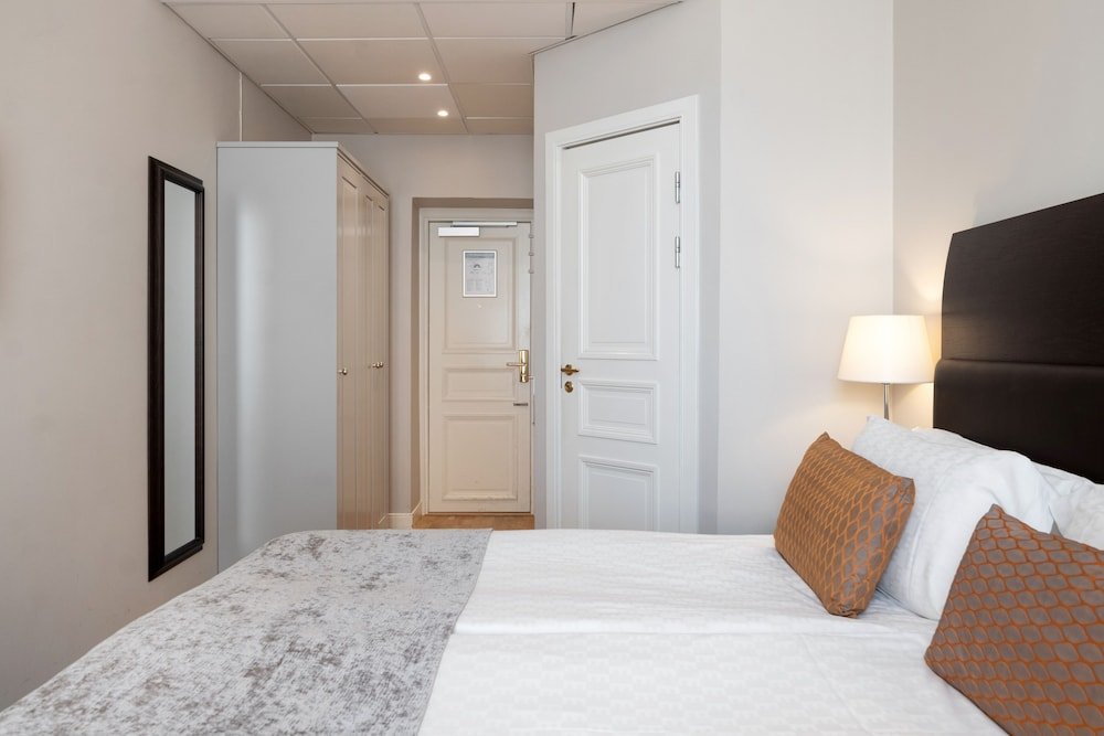 Фото Elite Hotel Adlon