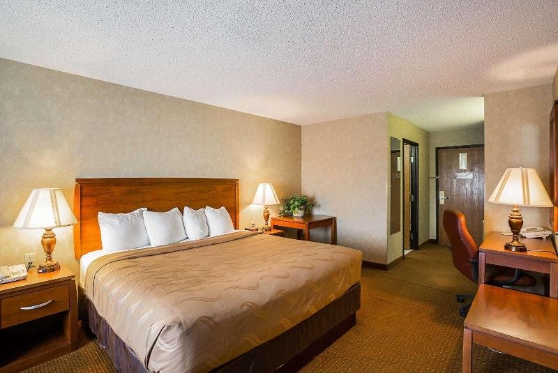 Фото Quality Inn Mitchell