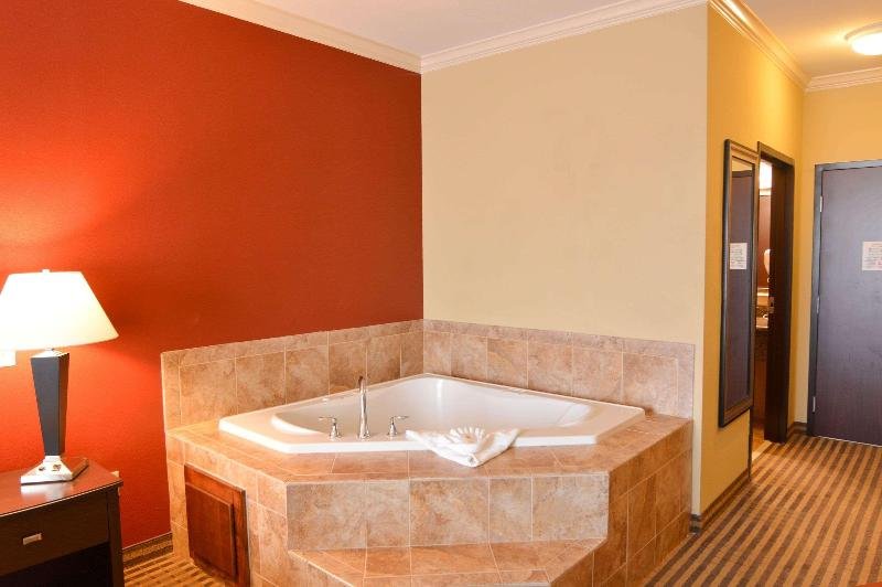 Фото Comfort Inn & Suites Fort Worth Fossil Creek