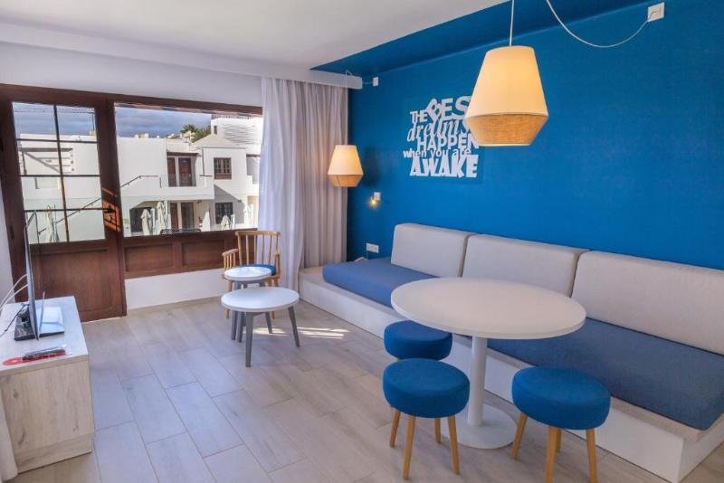 Фото R2 Bahía Kontiki Beach Apartments