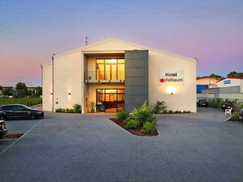 Гостиница Hotel Apfelbaum в Эрдинге