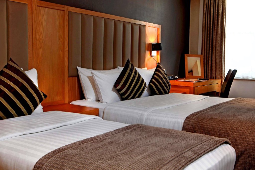 Фото Mornington London Kensington