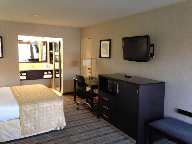 Фото Best Western Country Inn