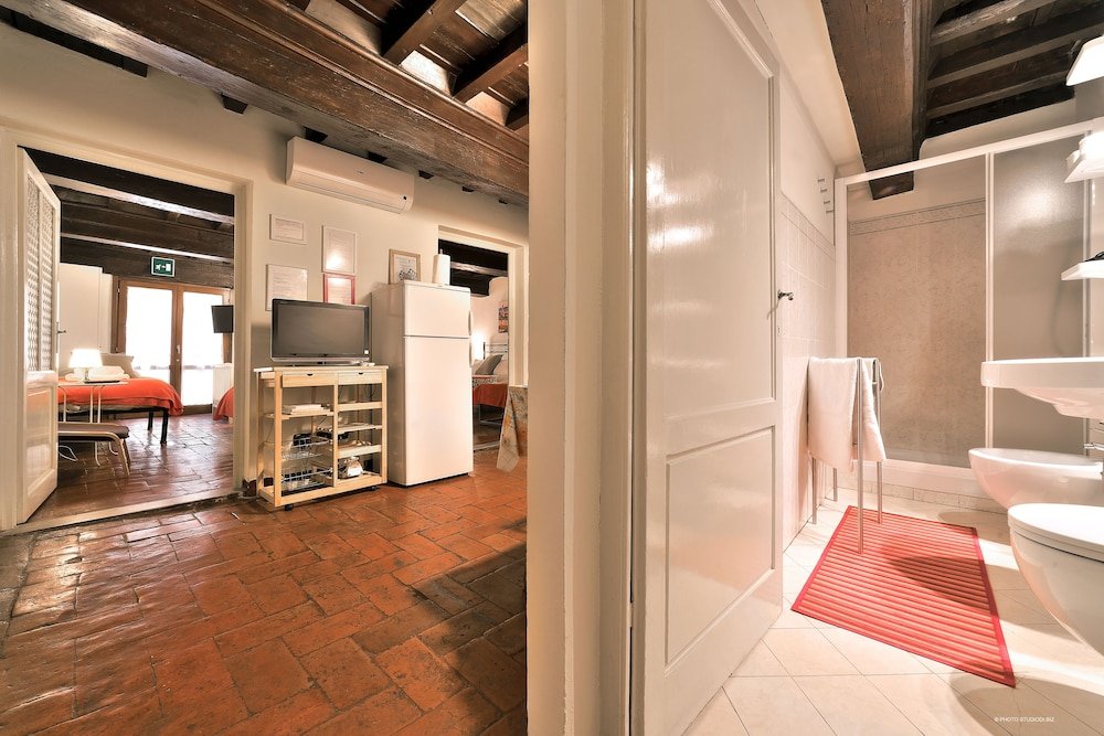 Фото Wine Apartments Florence Ciliegiolo