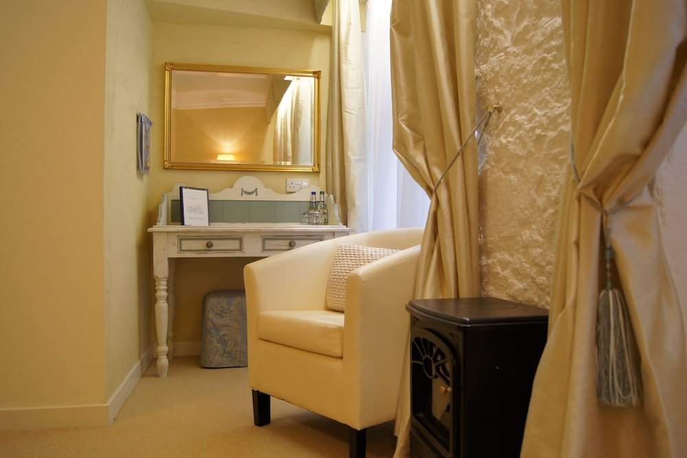 Фото Cluny Bank Hotel