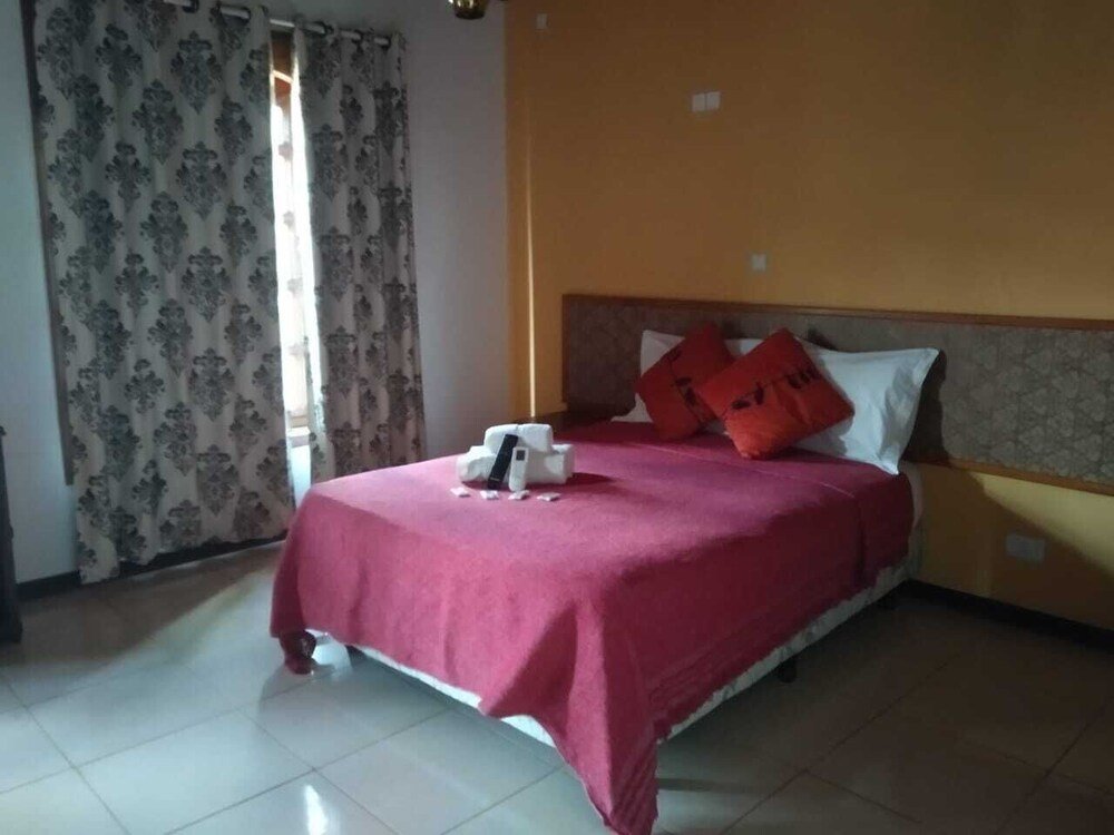 Фото El Uru Suite Hotel