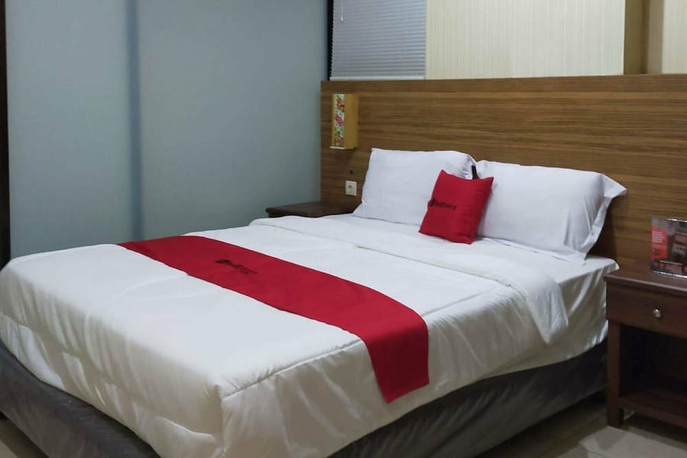 Hotel RedDoorz Syariah @ Klojen Malang, Malang, photo