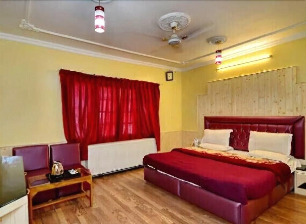 Фото Hotel Abshar