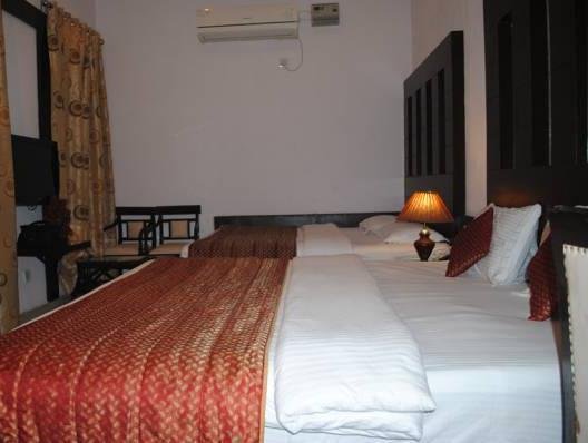 Фото отеля 2