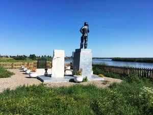 Мемориал летчикам в Тайтурке (Иркутская область, Усольский район, Тайтурское муниципальное образование, рабочий посёлок Тайтурка, Пролетарская улица), памятник, мемориал в Иркутской области