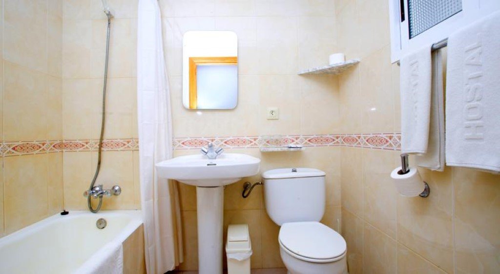 Фото Hostal La Lonja