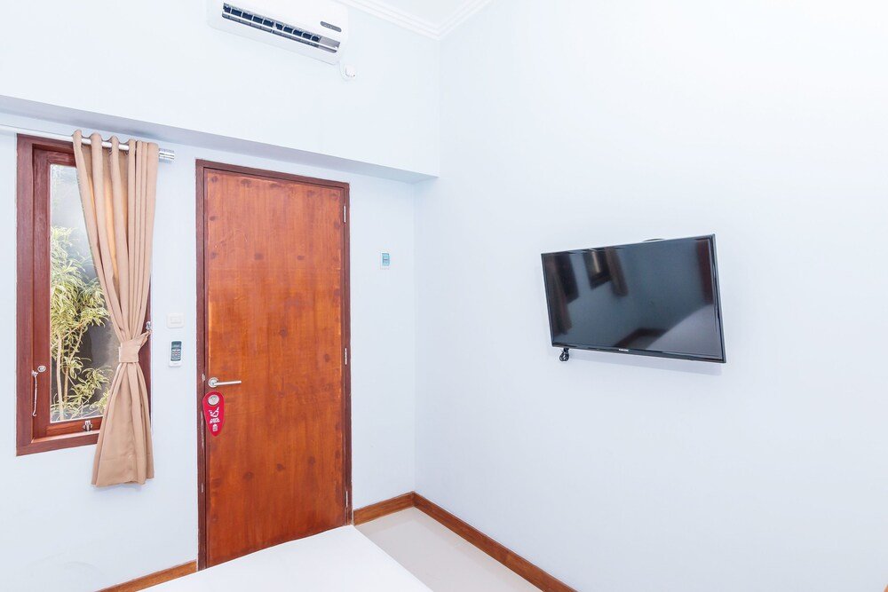 Фото Zen Rooms Batu Bolong Canggu