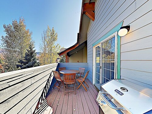 Жильё посуточно New Listing! Mountain-view: Pool & Hot Tub 2 Bedroom Condo