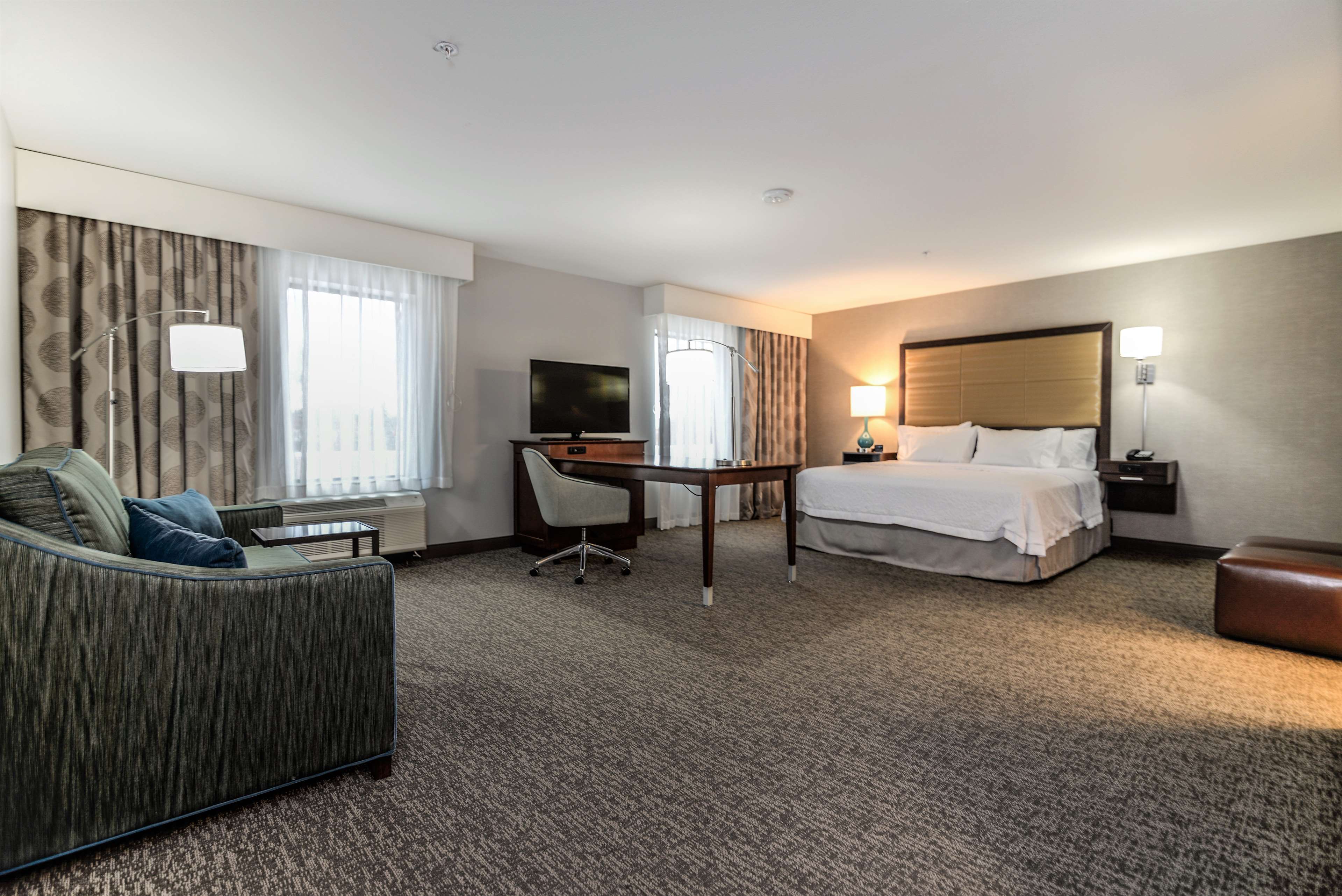 Фото Hampton Inn Brighton