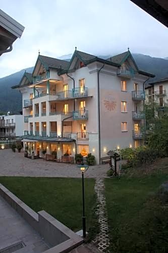 Фото отеля 1