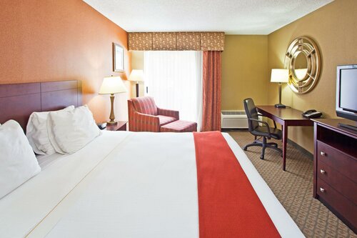 Гостиница Holiday Inn Express Clearwater East - Icot Center, an Ihg Hotel в Клируотере