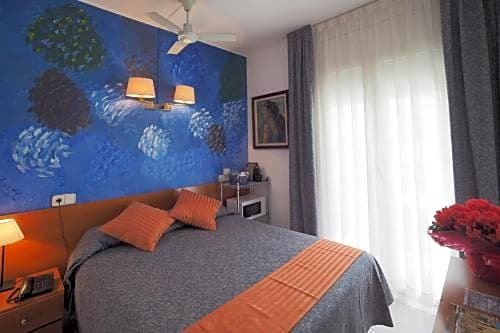 Фото Hotel Montserrat