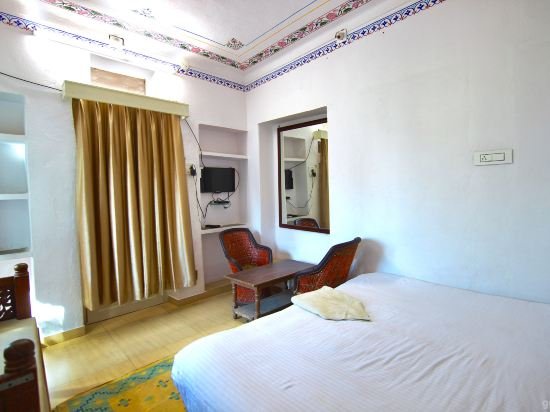 Фото Jheel Hotel and Restaurent