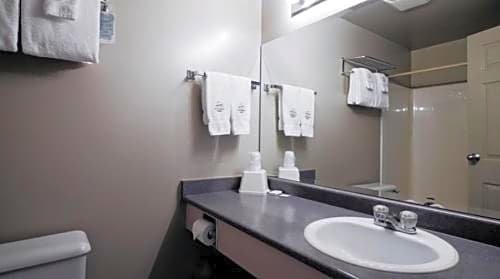 Фото Quarterdeck Inn & Marina Resort