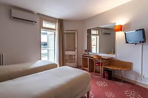 Фото Ours Blanc Victor Hugo