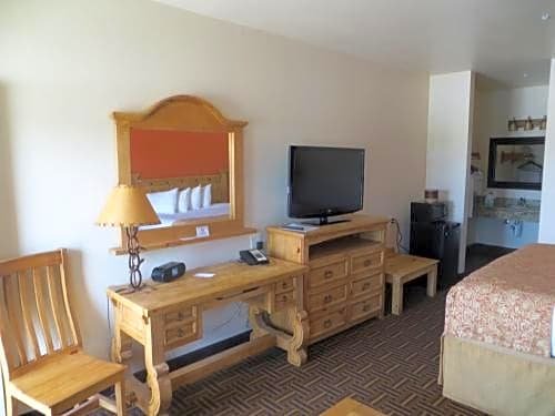 Фото Best Western Adirondack Inn