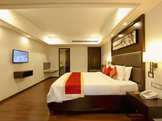 Фото Goutham Grand Hotel