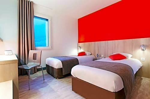 Гостиница Kyriad Douai Dechy