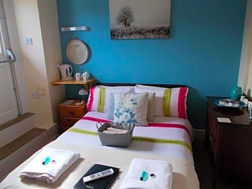 Фото The White Lion Hotel