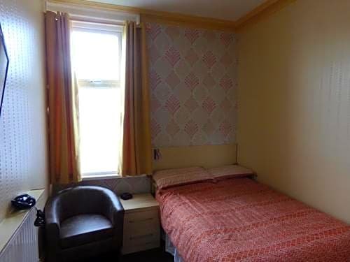 Фото St Annes Hotel