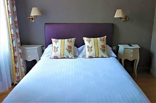 Гостиница Hotel Restaurant Chartron в Валансе