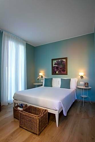 Гостиница Blu Hotel в Лаваньях