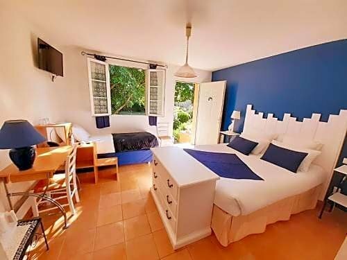 Внешний вид отеля Le Clos des Capitelles в Ушо, фото 2