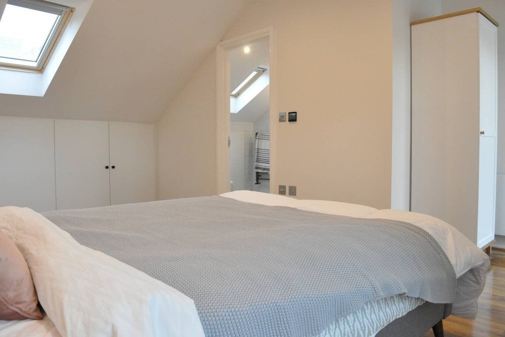 Фото Stunning 3 Bedroom 2 Bath in Fantastic Location