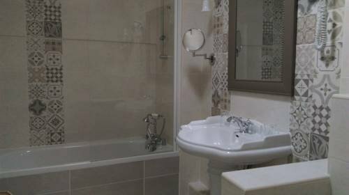 Внешний вид отеля Hotel du Palais в Монпелье, фото 4