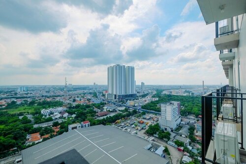 Гостиница Spacious and Comfy Studio at Azalea Suites Cikarang Apartment